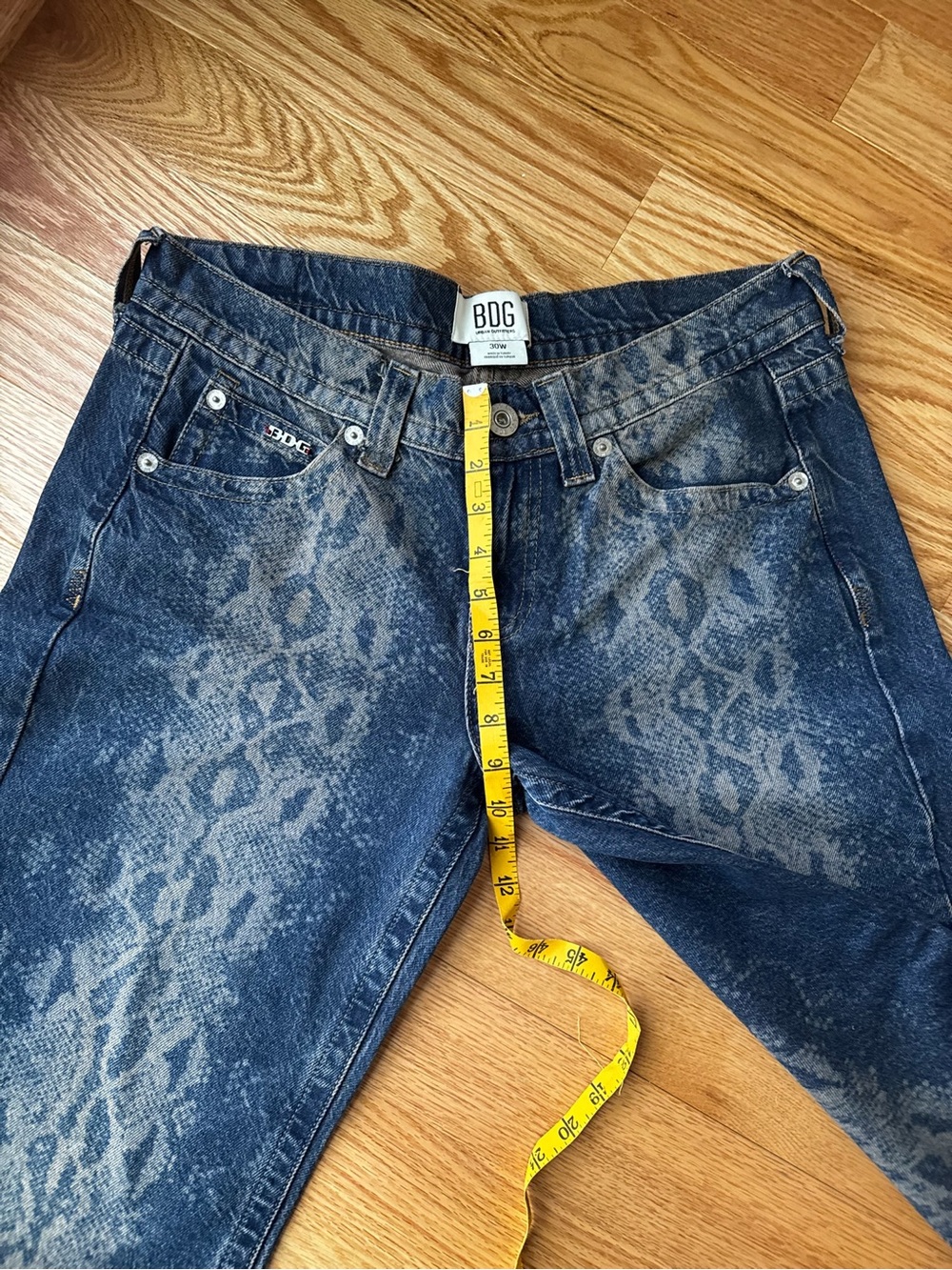 BDG Kayla Lowrise Snake Print Wide Leg Jean Blue Snakeskin Y2K Low Rise Size 30 - Picture 10 of 13